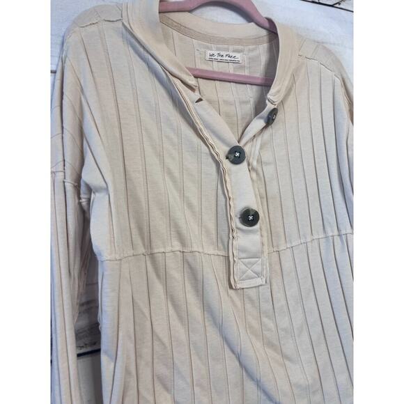 We The Free Top Size XS EUC Cream Long Sleeves Big Fun Buttons - Picture 4 of 4